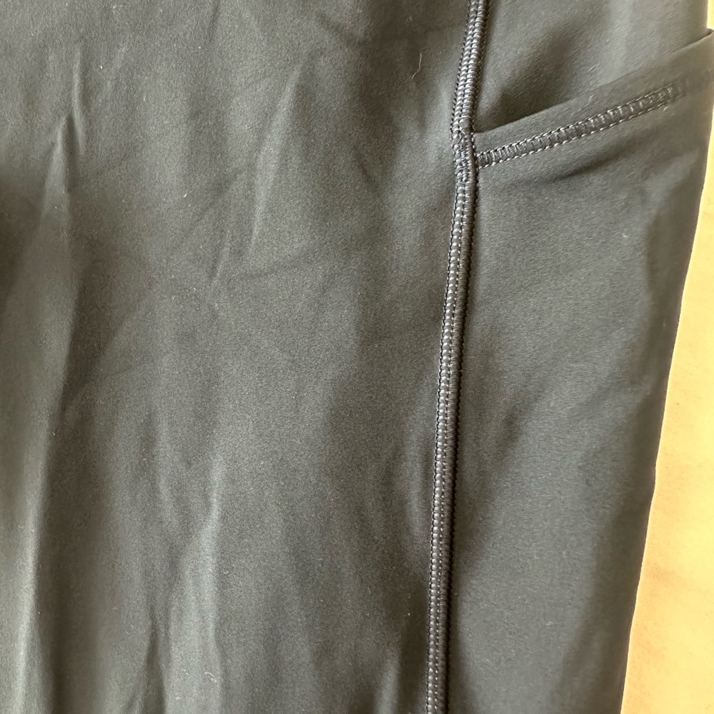lululemon athletica Black Leggings with side and hidden pockets